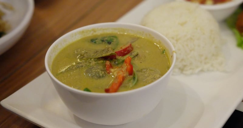 Curry thaï au poulet crémeux : la recette facile pour un plat onctueux et parfumé